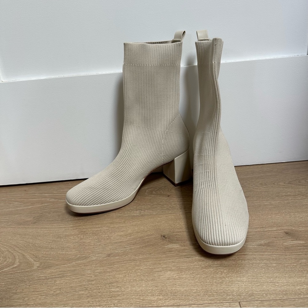 Cushionaire Cream Sock Boots
